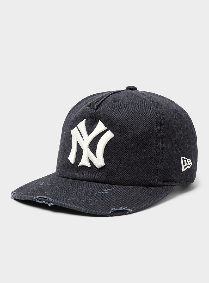 New York Yankees distressed cap Available exclusively at Simons product image 2