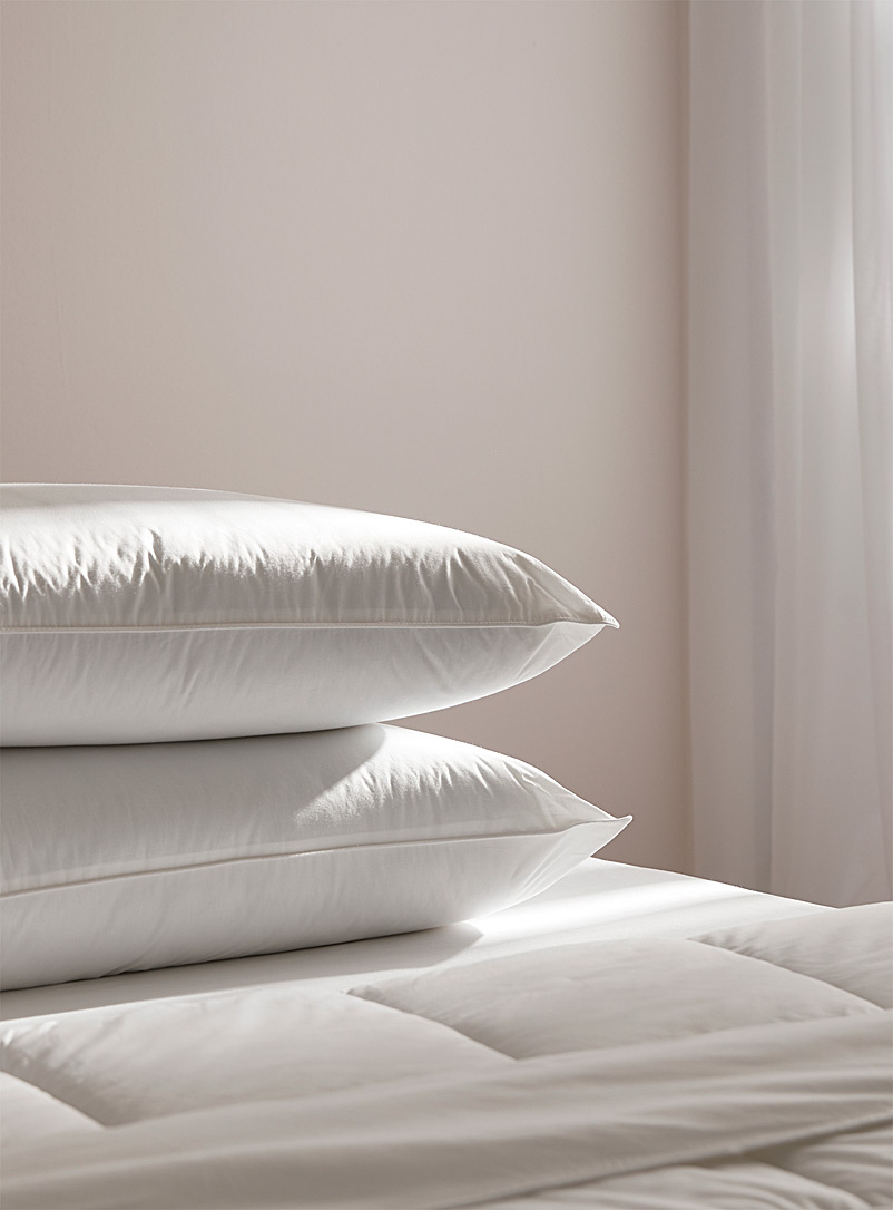 Simons Maison White Sonatine pillow Soft support