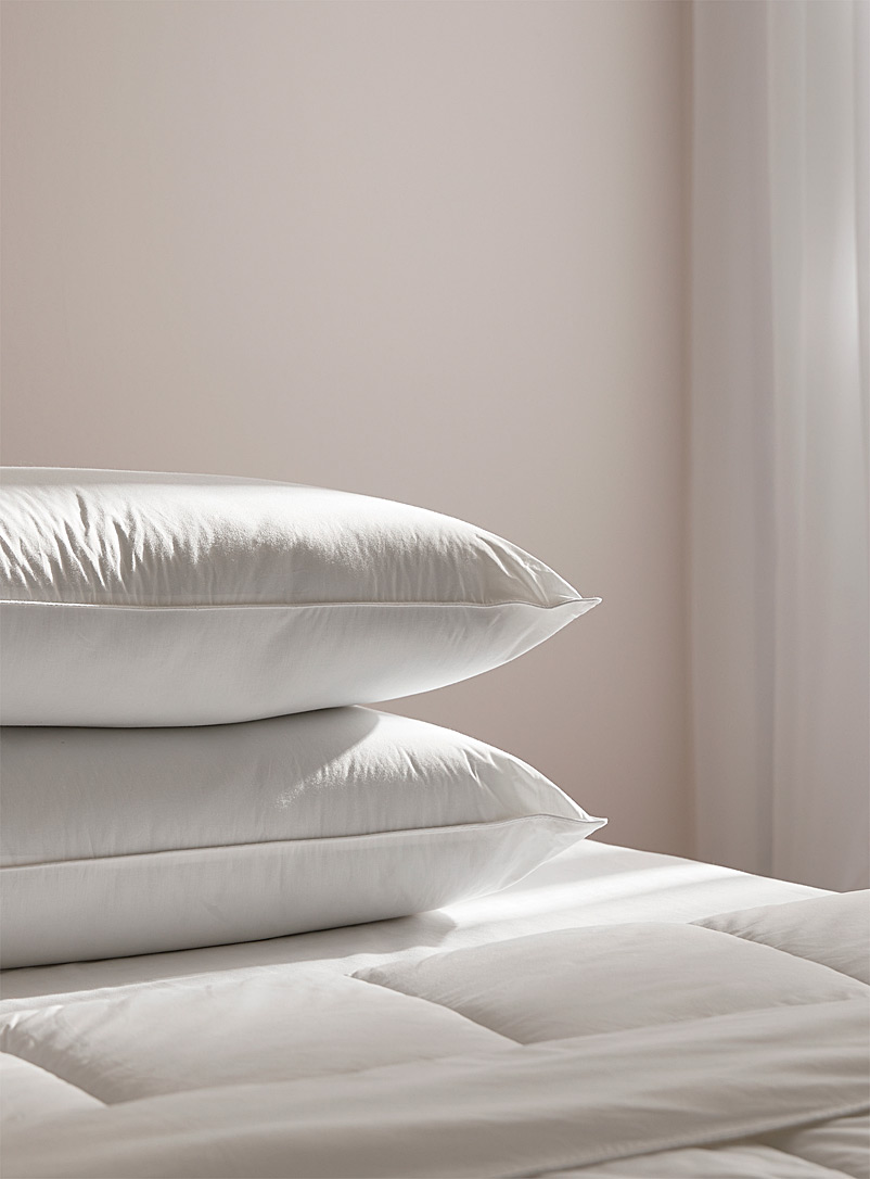 Sonatine recycled polyester pillow Firm support product image (primary)