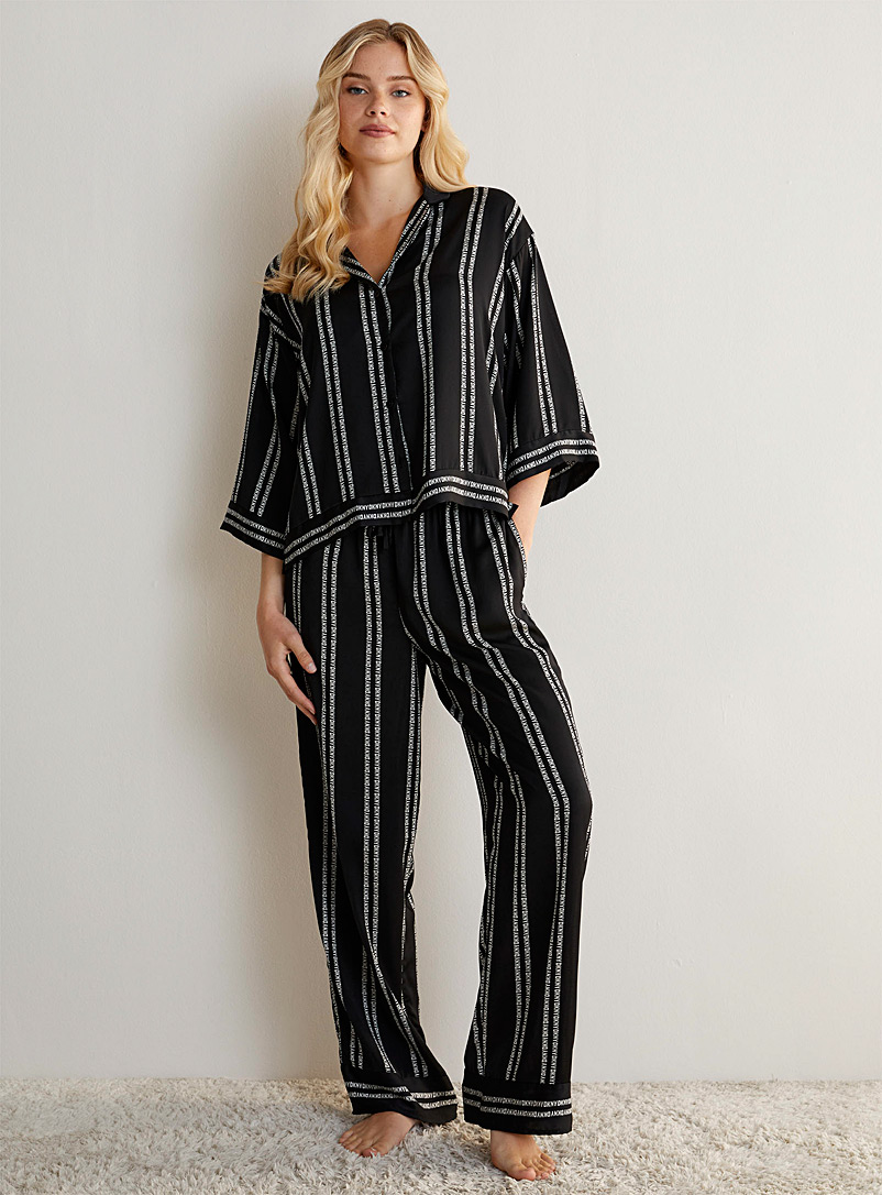 DKNY: L'ensemble pyjama satiné logo répété Noir pour femme