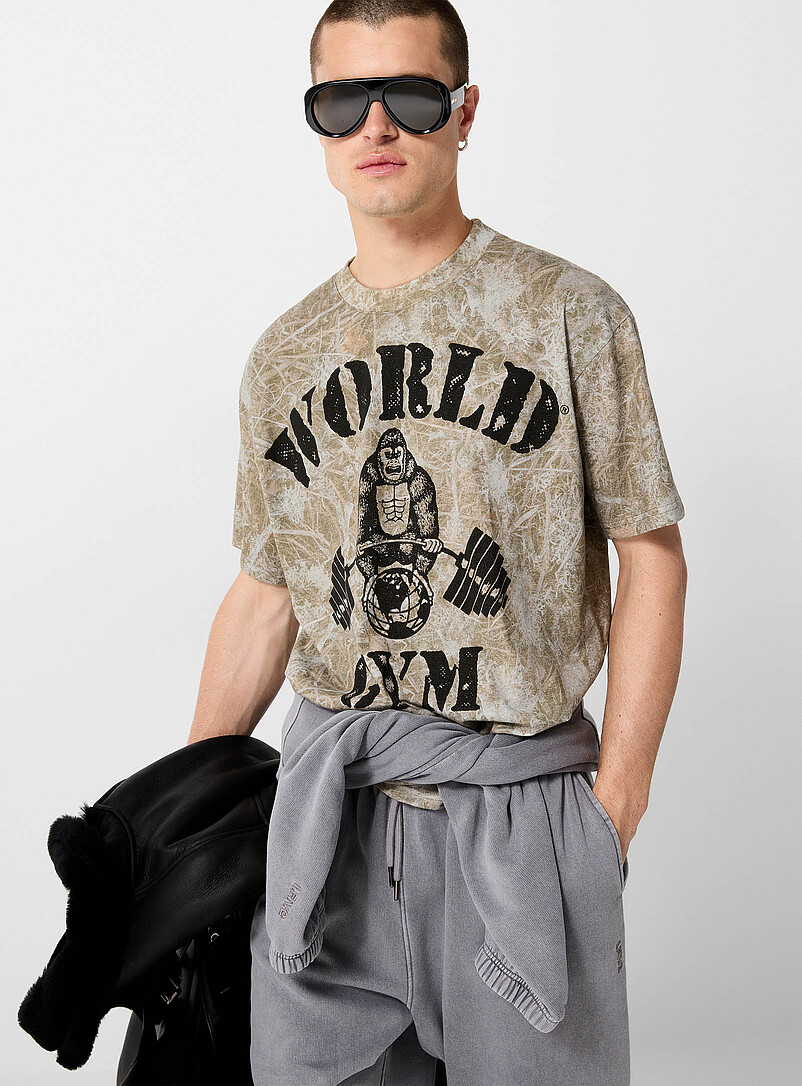I.FIV5: Le t-shirt carr&eacute; ample World Gym<sup><small>MD</small></sup> camouflage Vert &agrave; motifs pour homme