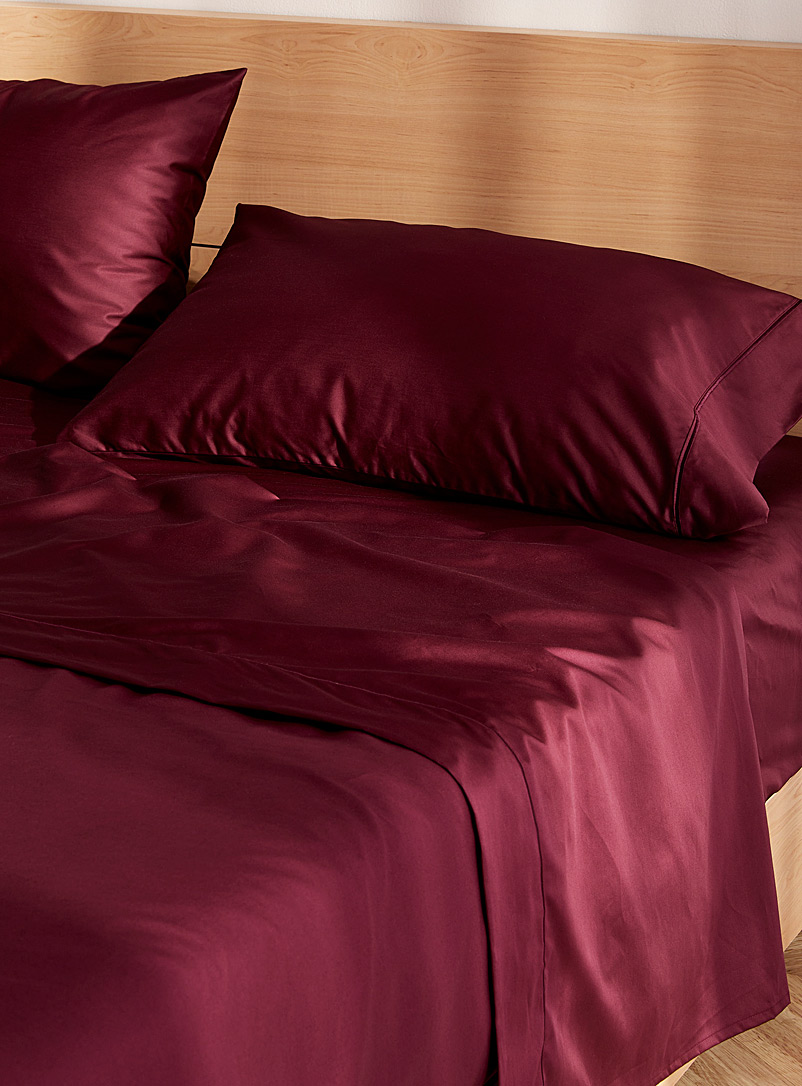 Simons Maison Ruby Red Egyptian cotton sheet set 480-thread-count Fits mattresses up to 16 in