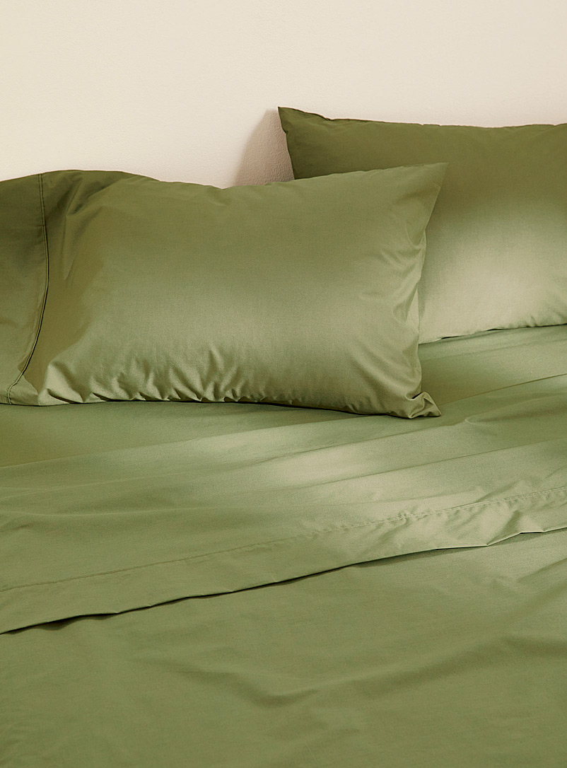 Simons Maison Green Percale plus 200-thread-count sheet Fits mattresses up to 15 in