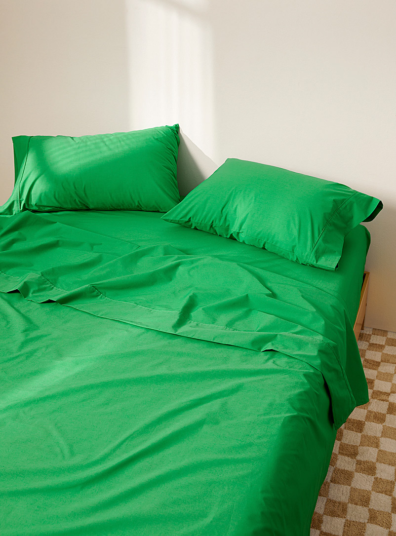 Simons Maison Kelly Green Percale plus 200-thread-count sheet Fits mattresses up to 15 in