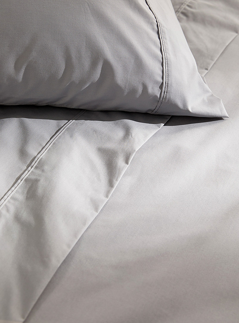 Simons Maison White Solid percale plus sheet 200-thread-count Fits mattresses up to 15 in