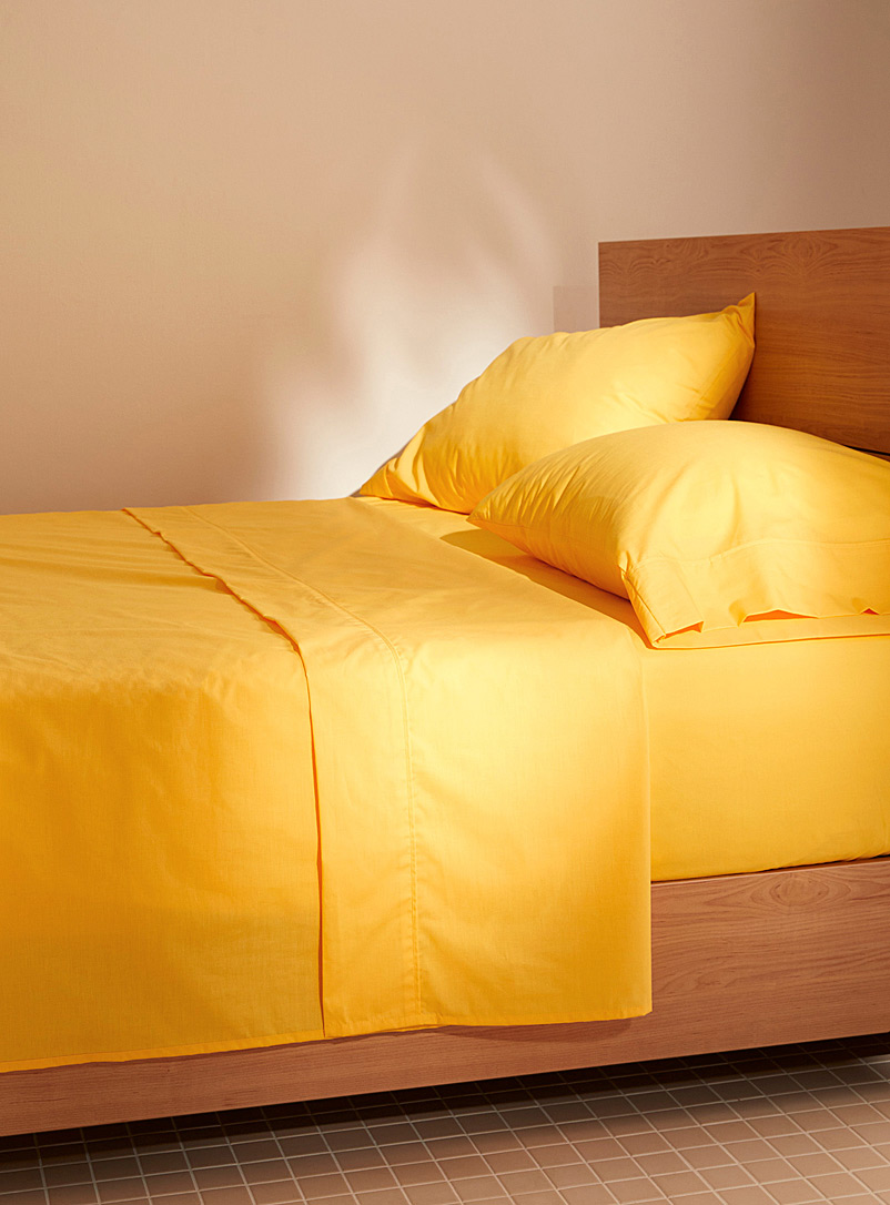 Simons Maison Golden Yellow Solid percale plus sheet 200-thread-count Fits mattresses up to 15 in