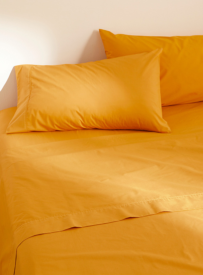 Simons Maison Golden Yellow Solid percale plus sheet 200-thread-count Fits mattresses up to 15 in