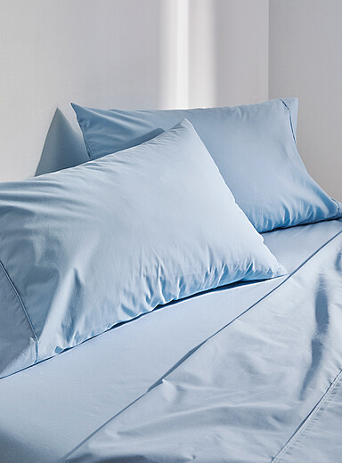Simons Maison Baby blue Solid percale plus sheet 200-thread-count Fits mattresses up to 15 in