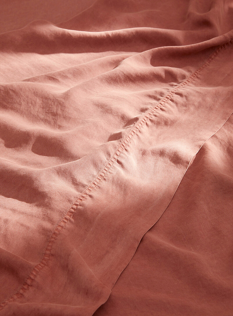 Simons Maison: L'ensemble draps lyocell d&eacute;lav&eacute; Pour matelas jusqu'&agrave; 16 po Brun