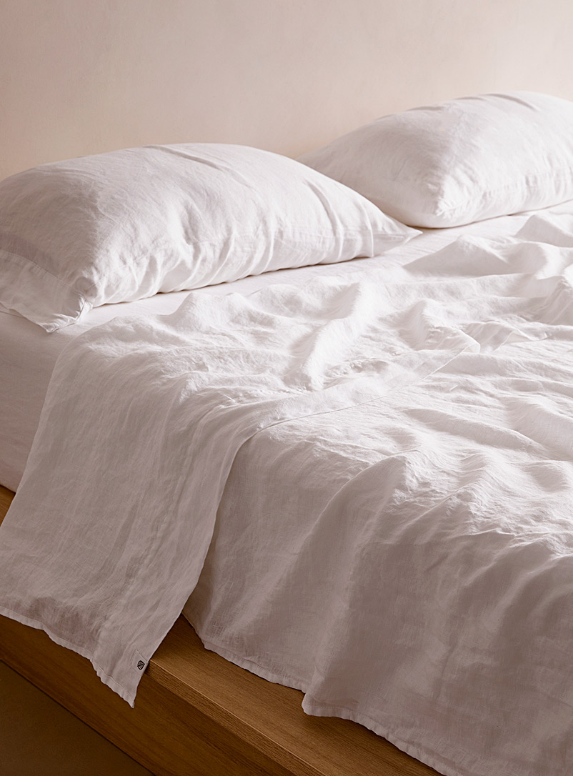 Simons Maison White Solid washed linen sheet Fits mattresses up to 16 in