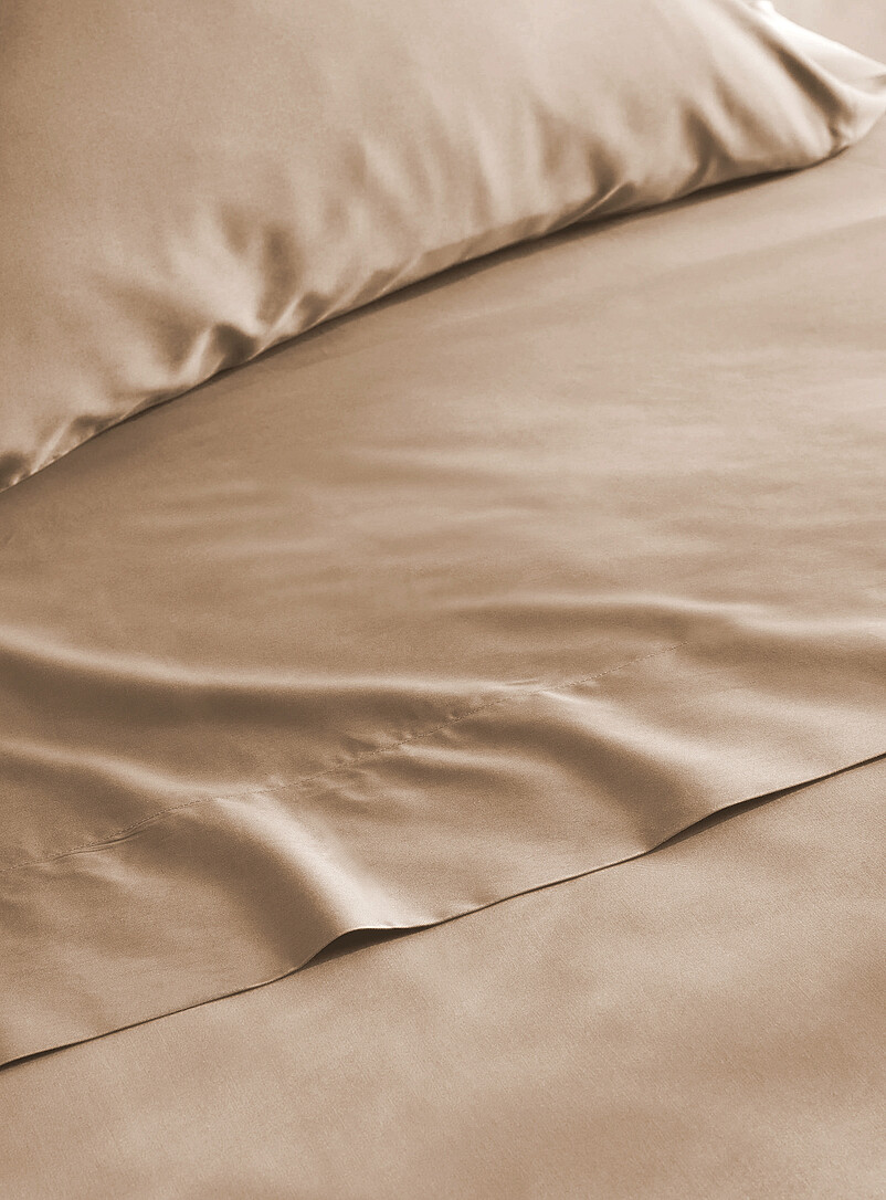 Simons Maison: L'ensemble draps rayonne de bambou et coton bio 300 fils au pouce Pour matelas jusqu'&agrave; 16 po Blanc