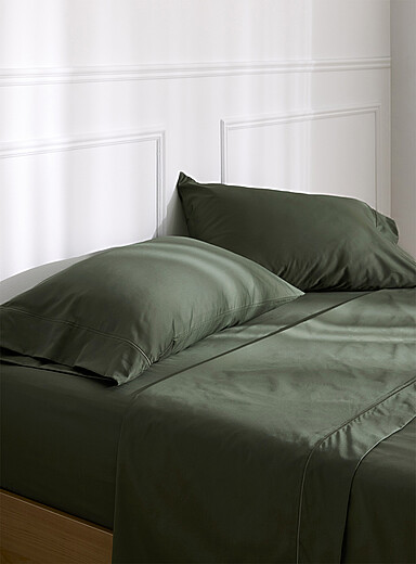 Simons Maison Green Satiny finish Egyptian cotton sheet set 480-thread-count Fits mattresses up to 16 in