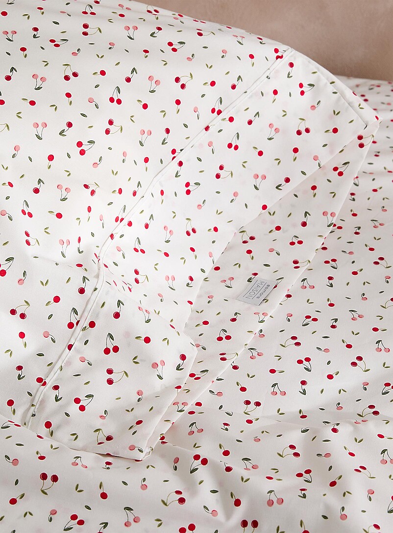 Simons Maison Patterned White Small cherries percale plus sheet Fits mattresses up to 16 in