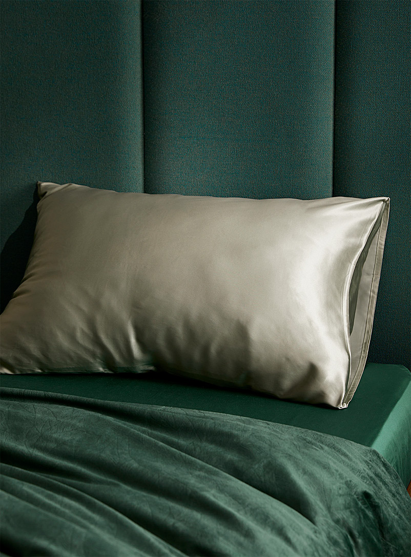 Simons Maison Bottle Green Luxurious silk pillowcase See available sizes