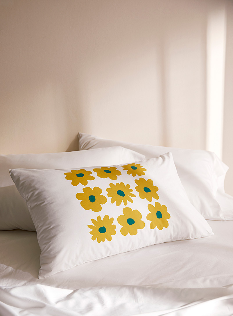 Simons Maison Assorted Yellow field daisies pillowcase