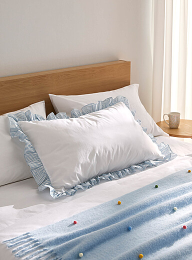 Ruffled border pillow sham
