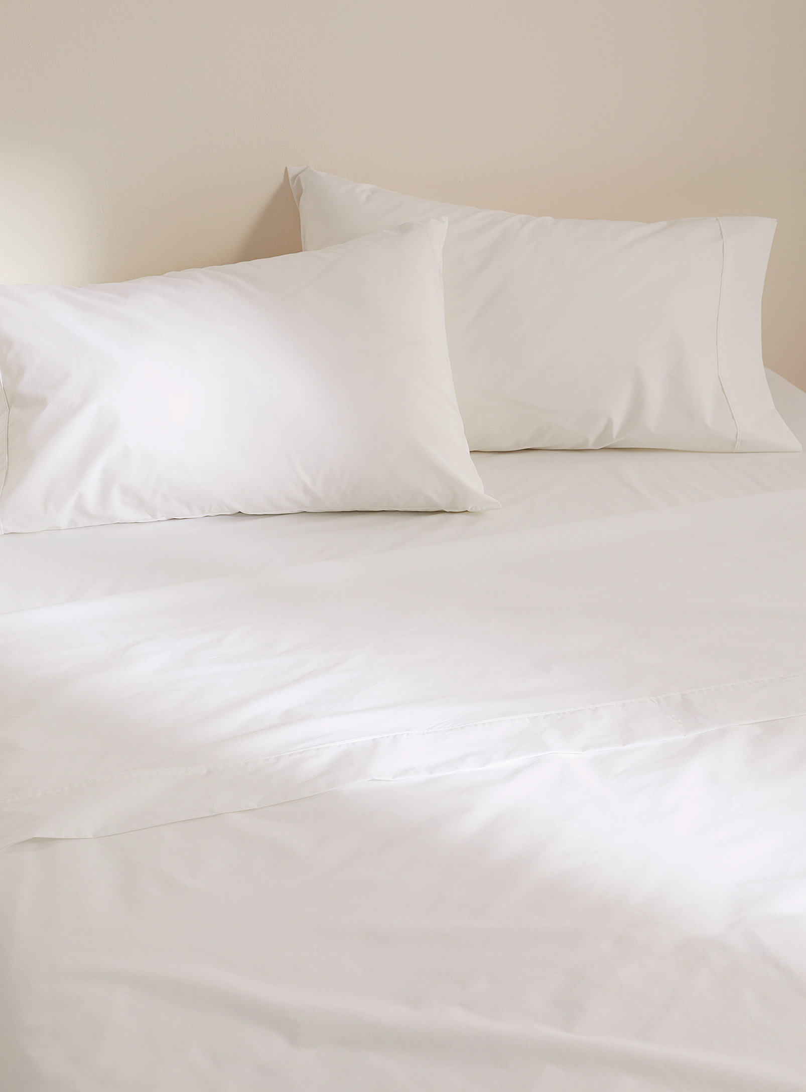 Simons Maison Percale Plus 200-thread-count Sheet Fits Mattresses Up To 15 In In White