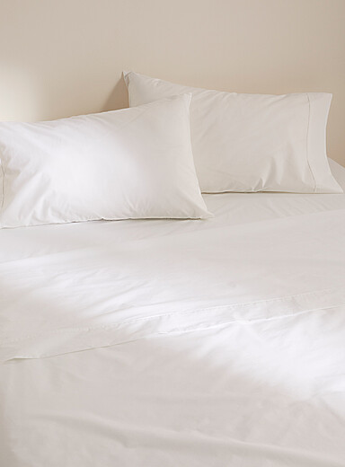 Solid percale plus sheet 200-thread-count Fits mattresses up to 15 in