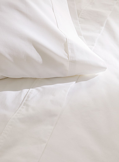 Solid percale plus sheet 200-thread-count Fits mattresses up to 15 in