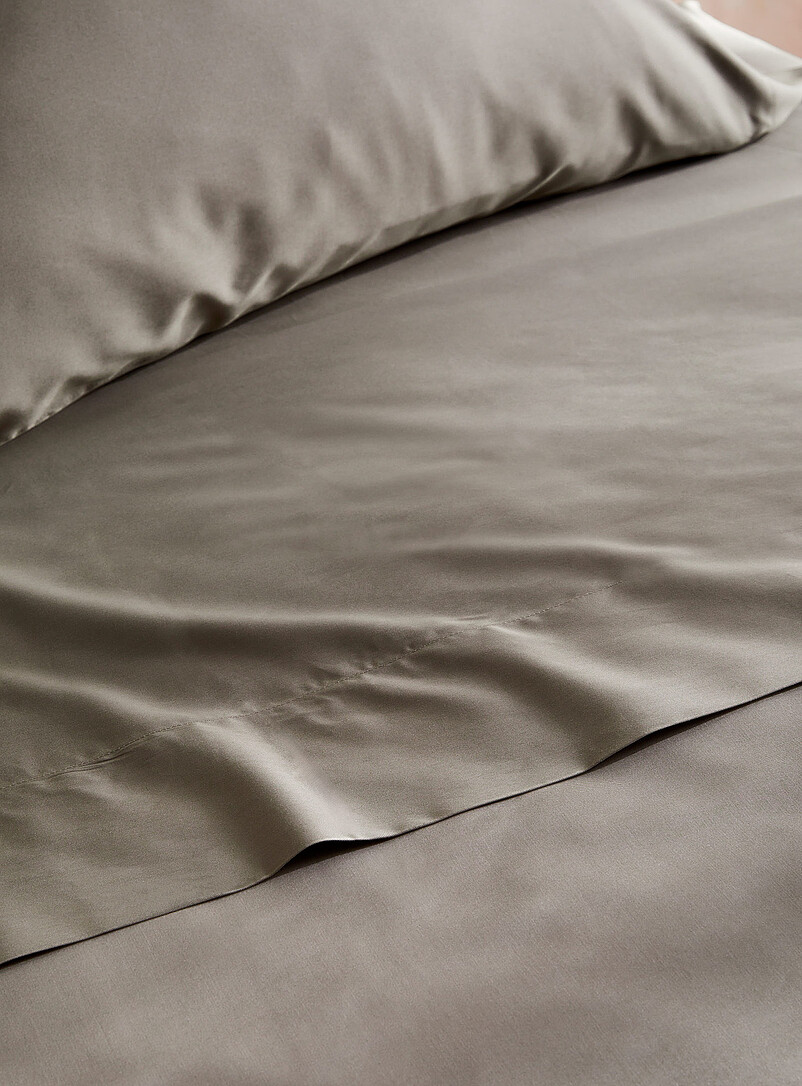 Bamboo rayon and organic cotton sheet set 300-thread-count Fits mattresses up to 16 in product image 2
