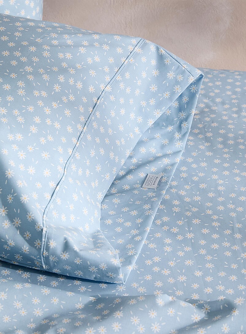 Small daisies percale plus sheet 200-thread-count Fits mattresses up to 16 in product image 2