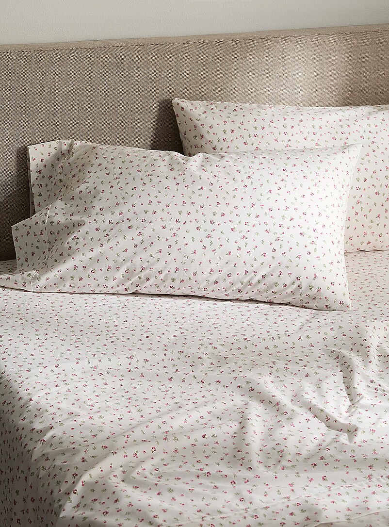 Small Roses Percale Plus Sheet 200-Thread-Count Fits Mattresses Up To 16 In