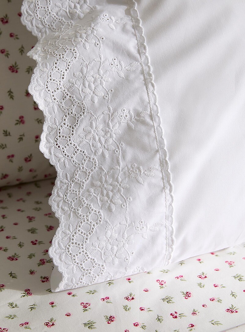 Broderie anglaise pillowcase product image 2