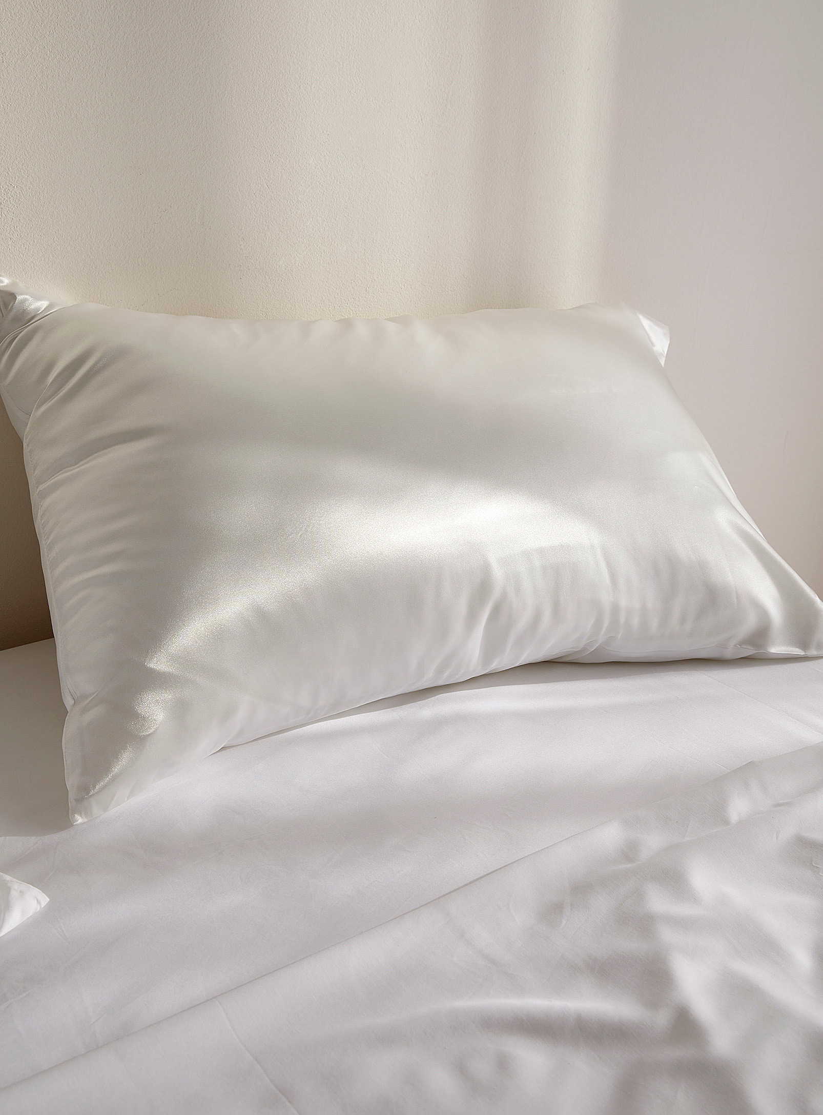 Simons Maison Faux-silk Pillowcase In White