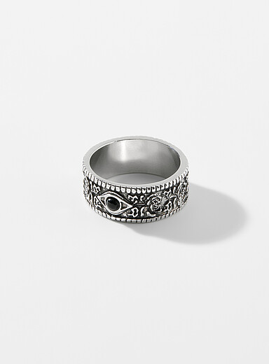 La bague emboss&eacute;e &oelig;il