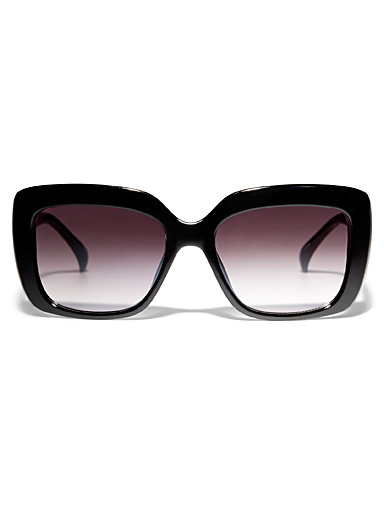Les lunettes de soleil carr&eacute;es Athena