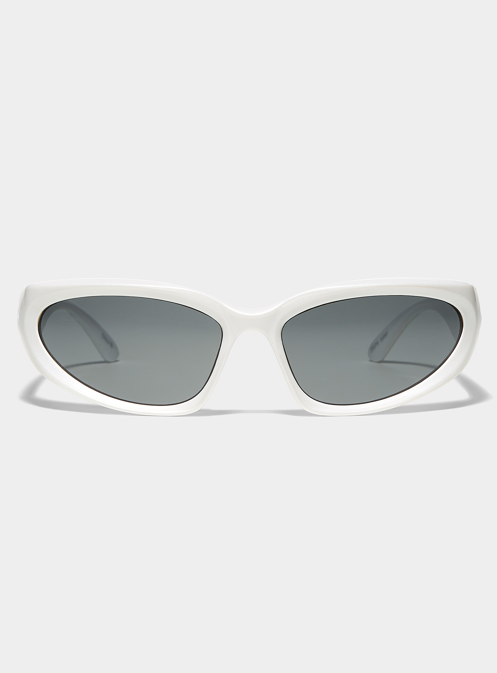 Le 31 Julian Oval Sunglasses In White