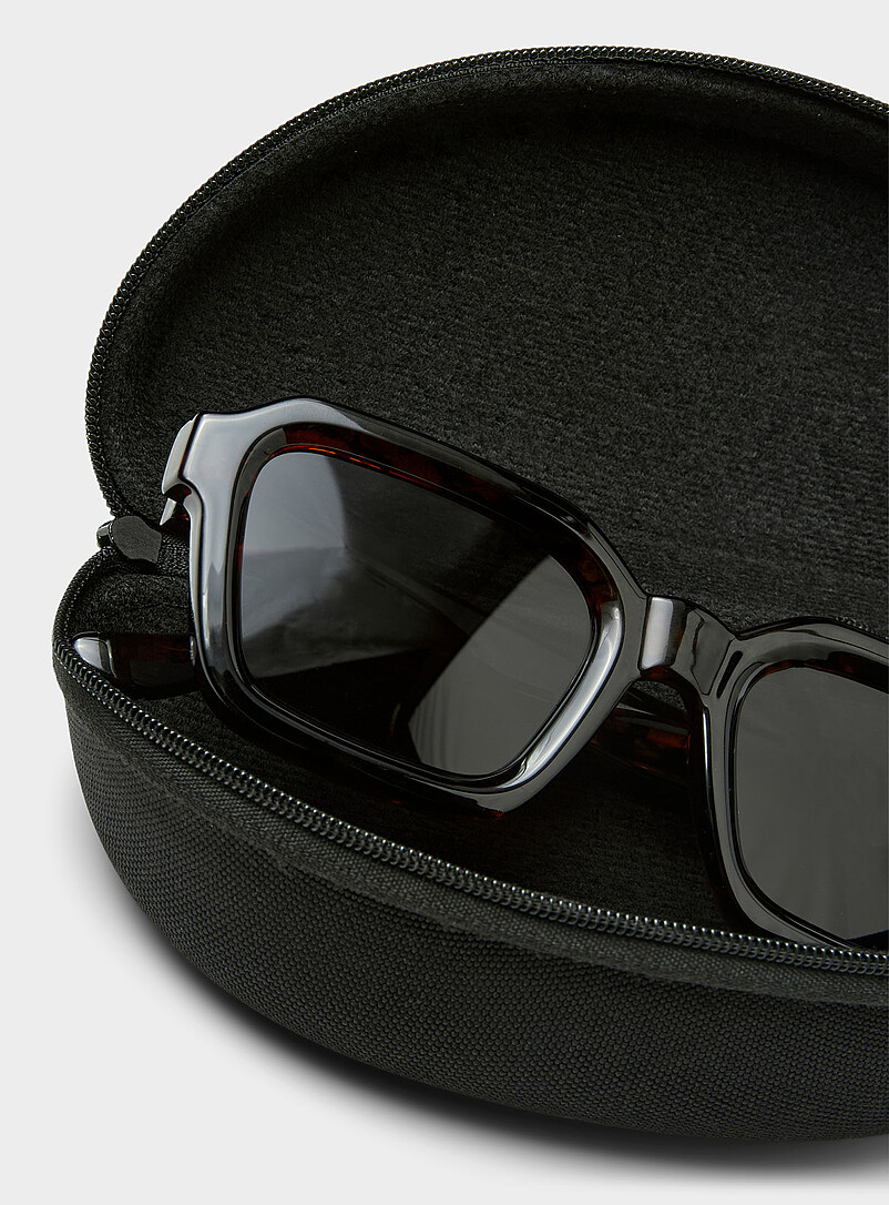 Portable sunglasses case product image 2