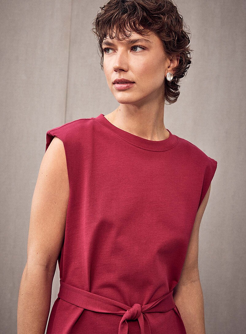 Selected: La robe maxi jersey &agrave; &eacute;paulettes Rouge framboise - Cerise pour femme