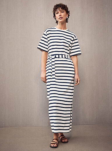 Selected: La robe t-shirt maxi &agrave; rayures Blanc et noir pour femme