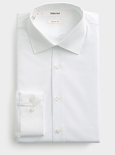 La chemise Performance &eacute;pur&eacute;e <b>Coupe r&eacute;guli&egrave;re</b>