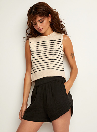 Rip Curl Black Pure cotton gauze rounded short for women