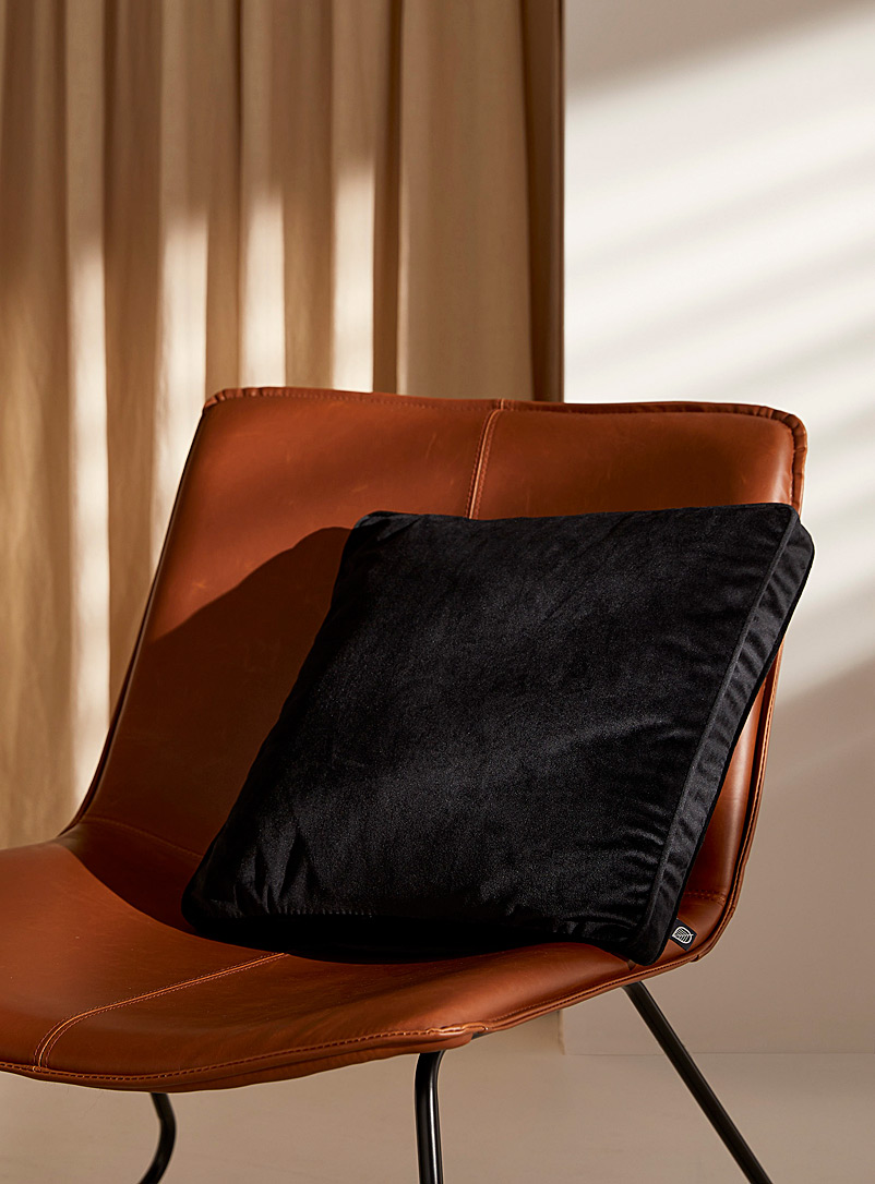 Simons Maison Black Rich velvet edge cushion 45 x 45 cm