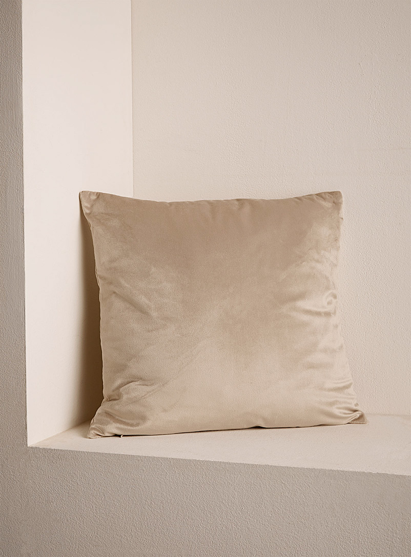 Simons Maison Ivory/Cream Beige Opulent velvet cushion 45 x 45 cm
