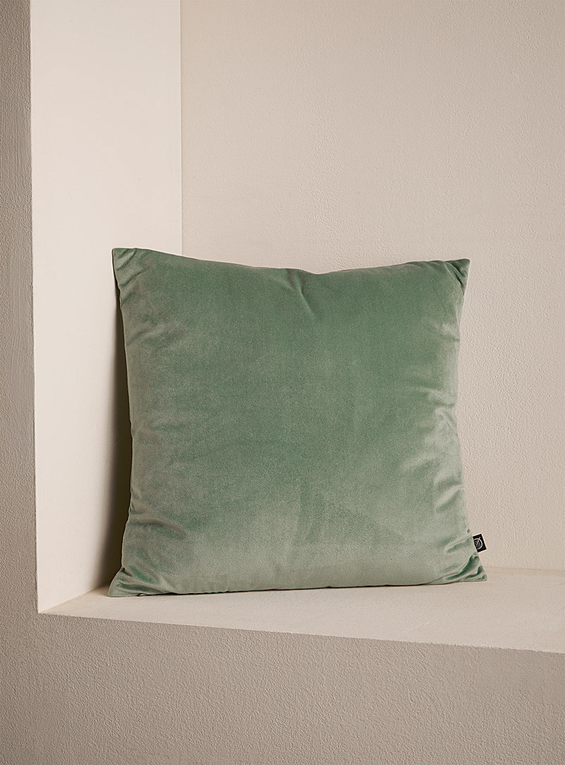 Simons Maison Mint/Pistachio Green Opulent velvet cushion 45 x 45 cm