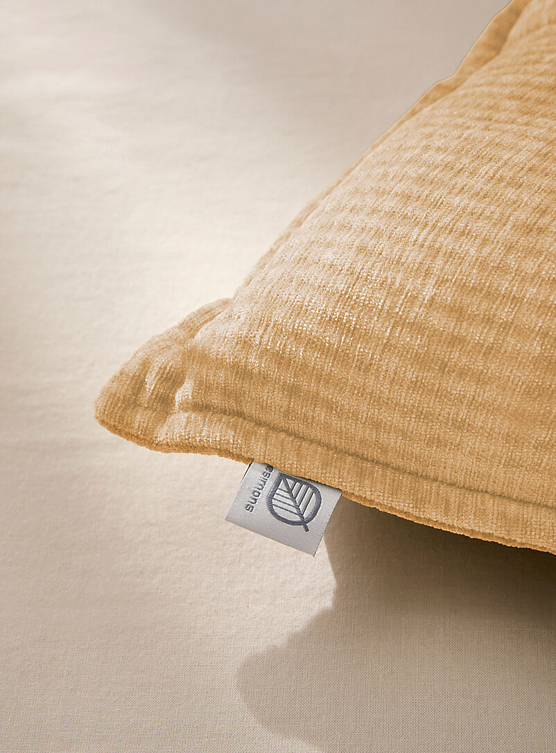 Simons Maison: Le coussin capitonn&eacute; tricot chenille c&ocirc;tel&eacute; 30 x 55 cm Blanc cass&eacute;