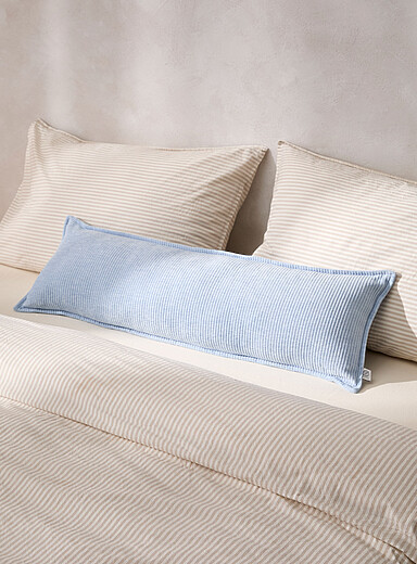 Le coussin d&eacute;houssable rectangulaire tricot chenille c&ocirc;tel&eacute; 30 x 90 cm