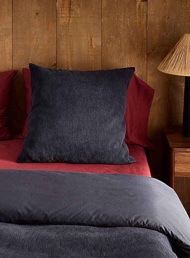 Le couvre-oreiller euro chenille velout&eacute;e c&ocirc;tel&eacute;e