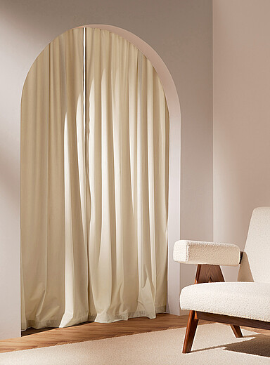Le rideau velout&eacute; uni <b>Un panneau</b> Voir nos formats offerts
