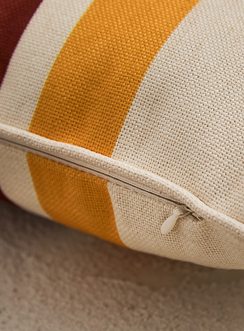 Simons Maison: Le coussin d'ext&eacute;rieur d&eacute;houssable larges rayures 30 x 50 cm <b>Collection exclusive Vivre dehors</b> &Eacute;cru &agrave; motifs