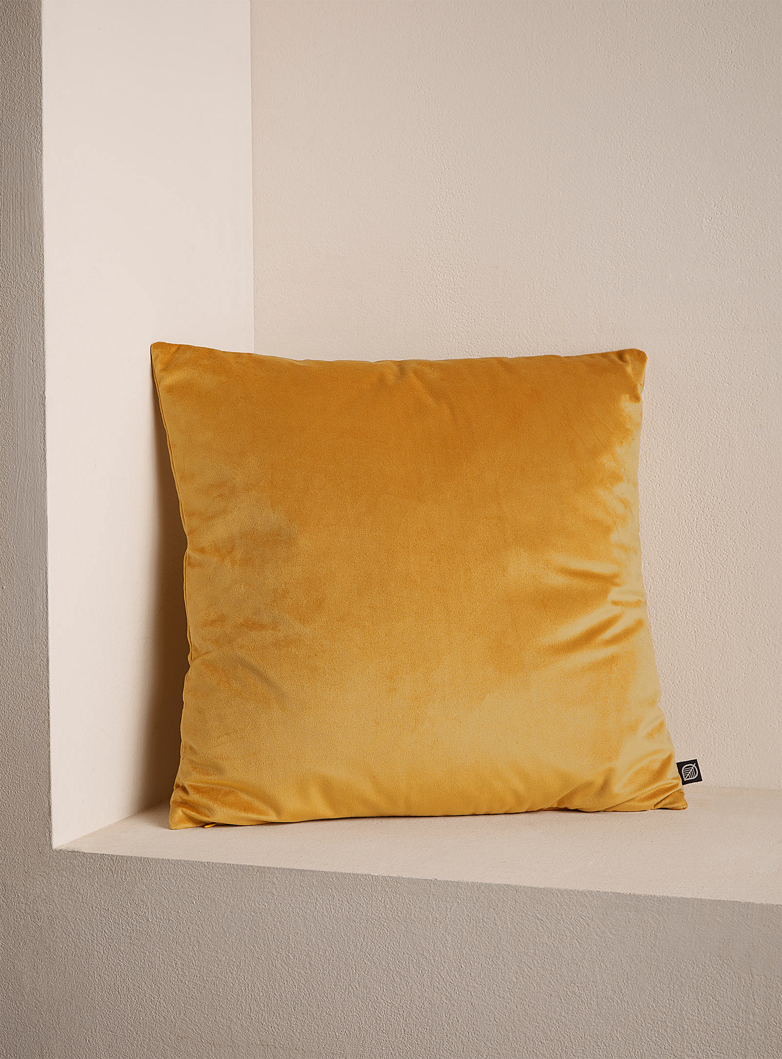 Simons Maison Opulent Velvet Cushion 45 X 45 Cm In Light Yellow