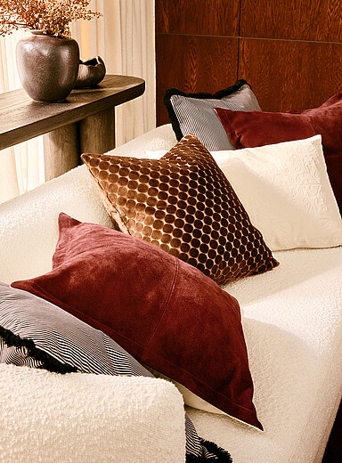 Velvety polka dots removable cover cushion 50 x 50 cm