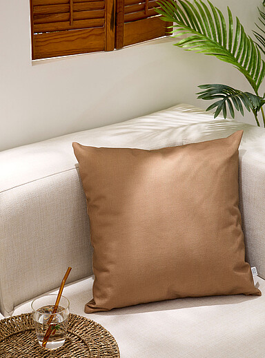 Le coussin d'ext&eacute;rieur d&eacute;houssable toile unie 50 x 50 cm <b>Collection exclusive Vivre dehors</b>