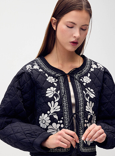 embroidered-flowers-quilted-