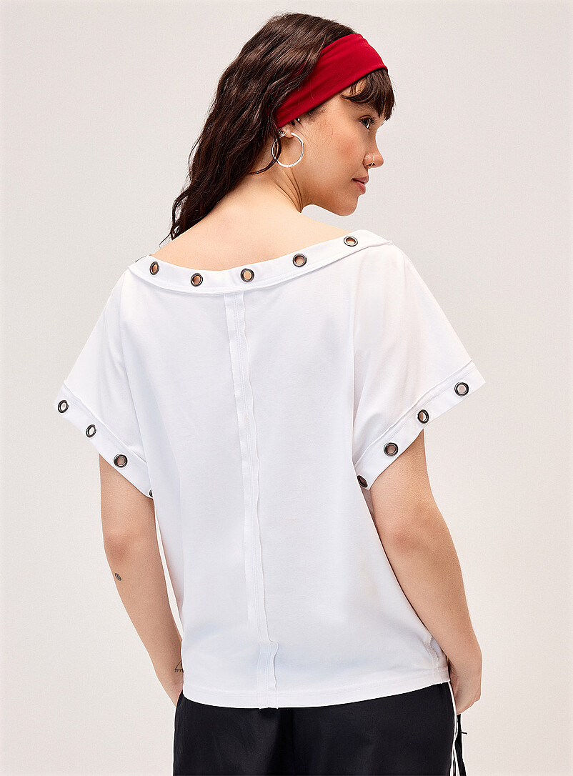 Twik: Le t-shirt &eacute;paule nue gros &oelig;illets Noir pour femme