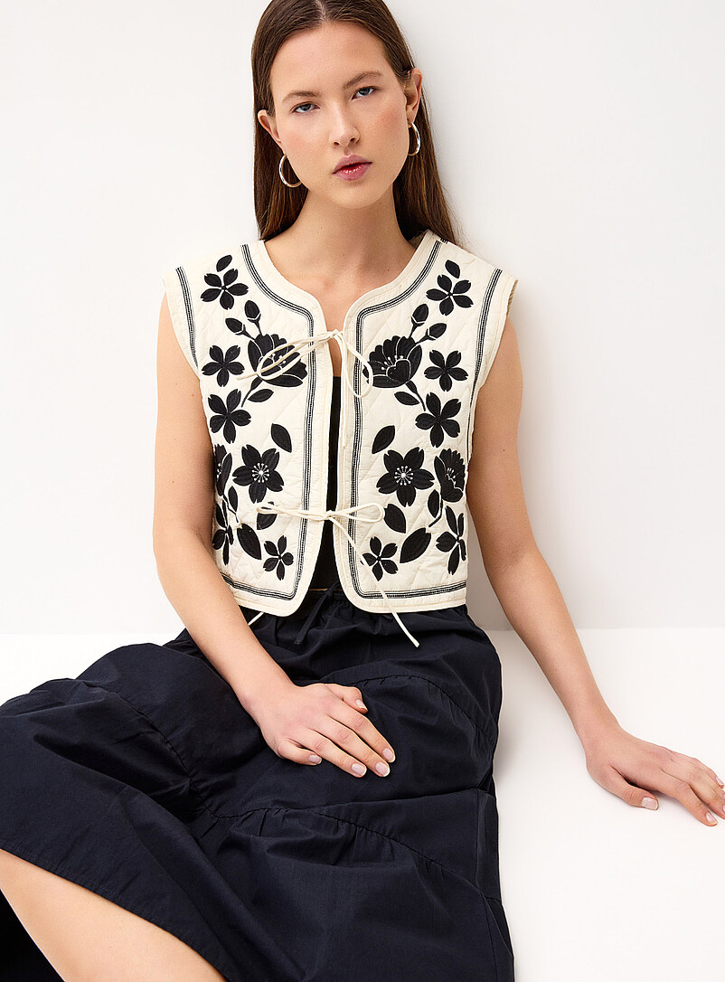 Floral pattern quilted vest | Twik | Women's Jackets | Simons